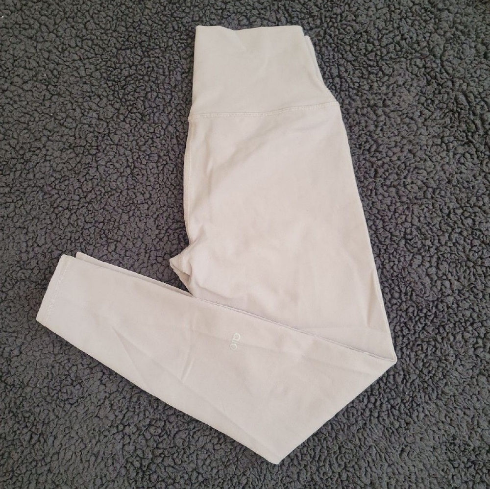 Alo Yoga High Waisted Airbrush Legging in Nectar